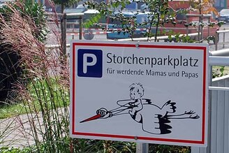 Wenn es dringend wird: Storchenparkplatz für werdende Eltern