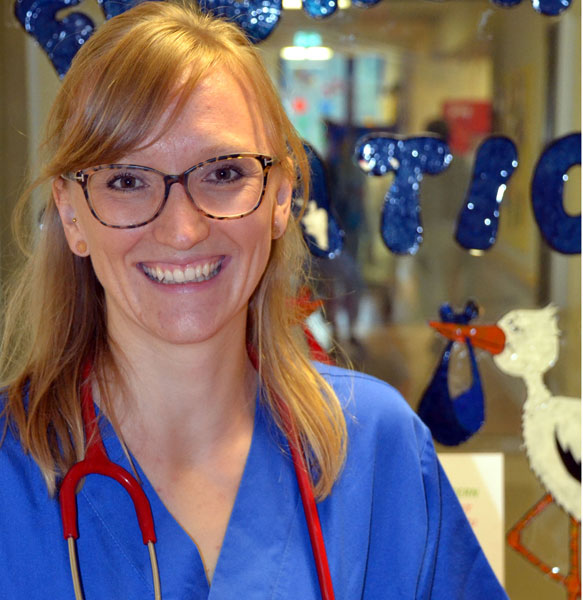 Maximiliane Willems ist einer der Auslands-Medizin-Studentinnen, die im Klinikum Friedrichshafen Teilabschnitte der praktischen Ausbildung absolvieren. Bild: MCB