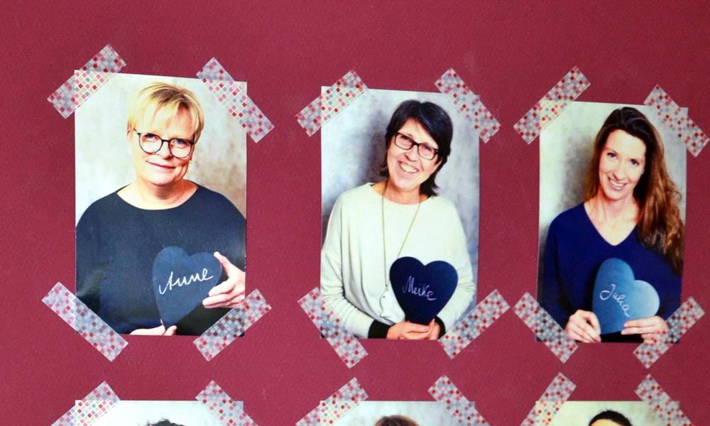 Zum Team der freiberuflichen Hebammen der Klinik Tettnang gehört auch Meike Sigel (obere Reihe Mitte): Sie ist nicht nur seit 40 Jahren Hebamme, sondern auch seit 40 Jahren in der Klinik Tettnang tätig. Bild: MCB