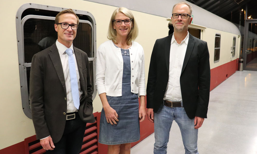„Adipositas“ steht am 15. Dezember auf dem Programmzettel von „Medizin am Gleis“ – Die Referenten Dr. Michael Ruggaber, Dr. Julia Pilgram und Dr. Stefan Tange (von links, Bild wurde 2018 aufgenommen) sind wieder im Kulturschuppen dabei. Bild: MCB