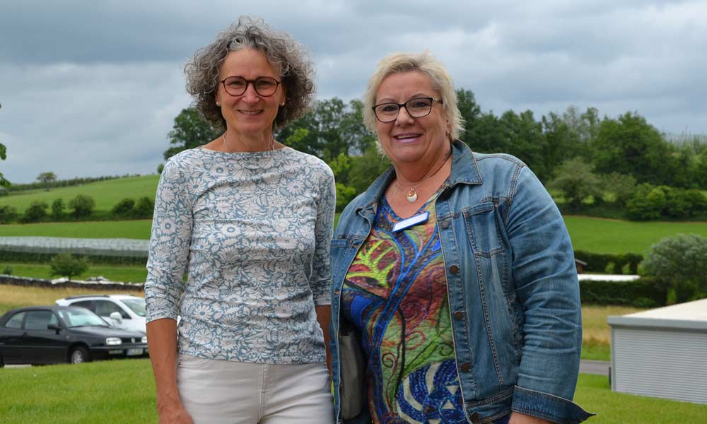 Daniela Lamm und Simone Meistert stehen für eine ganzheitlich spezialisiert ambulante Palliativversorgung im Bodenseekreis. Bild: MCB      
