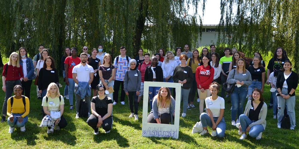 66 Auszubildende und Studenten begrüßte der MCB Anfang September. Auf diesem Bild sind die angehenden Pflegefachfrauen und Pflegefachmänner sowie die künftigen Krankenpflegehelfer zu sehen. Bild: MCB